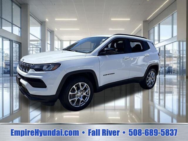 2023 Jeep Compass Latitude Lux