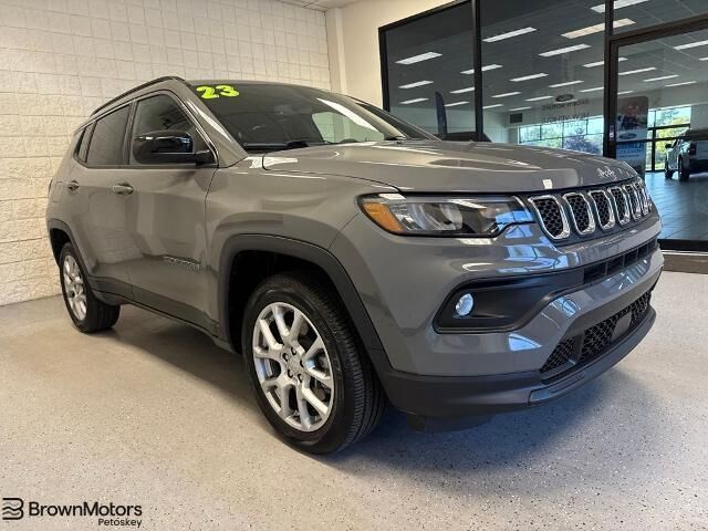 2023 Jeep Compass Latitude Lux