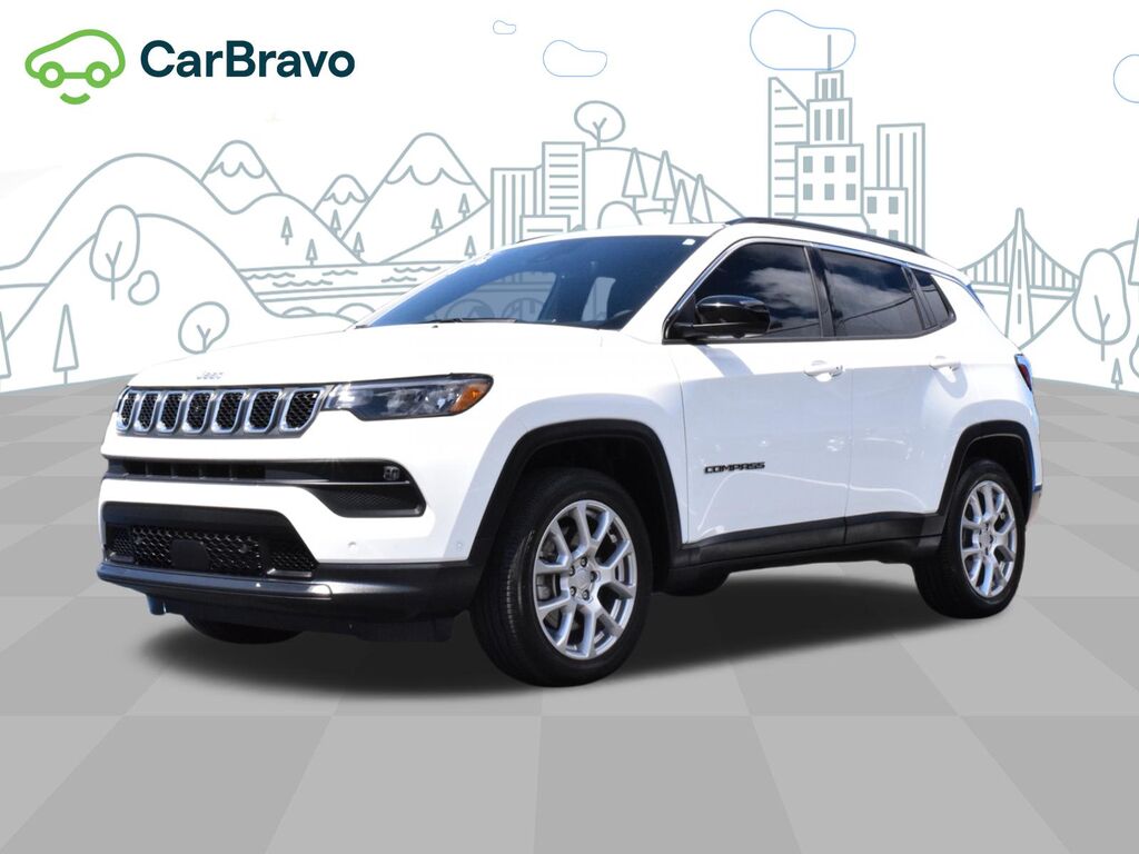 2023 Jeep Compass Latitude Lux FWD — photo 1 of 6