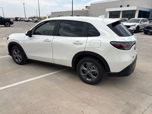 2027 Honda HR-V LX 2WD