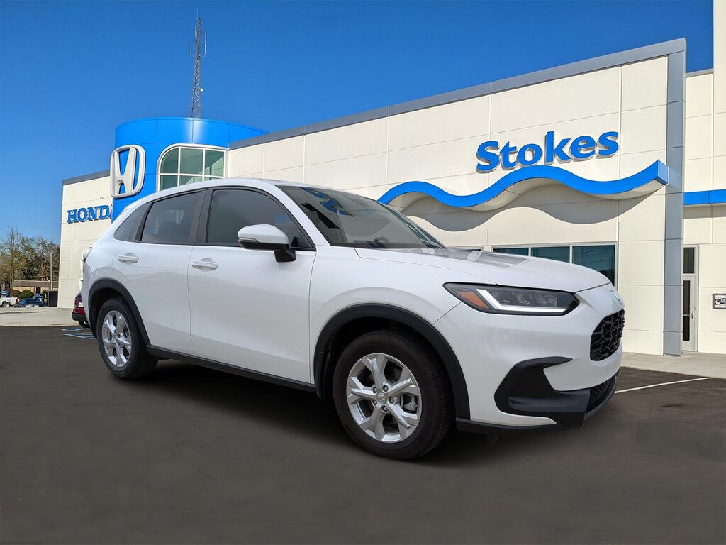 2025 Honda HR-V LX — photo 1 of 13