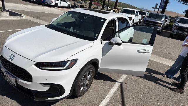 2024 Honda HR-V EX-L — photo 1 of 9