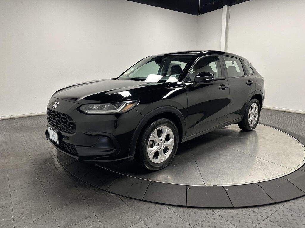 2025 Honda HR-V LX — photo 1 of 13