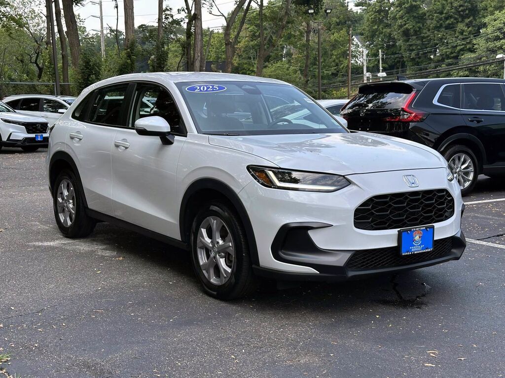 2025 Honda HR-V AWD LX — photo 1 of 5