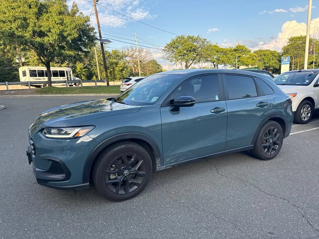 2025 Honda HR-V AWD SPORT — photo 1 of 7