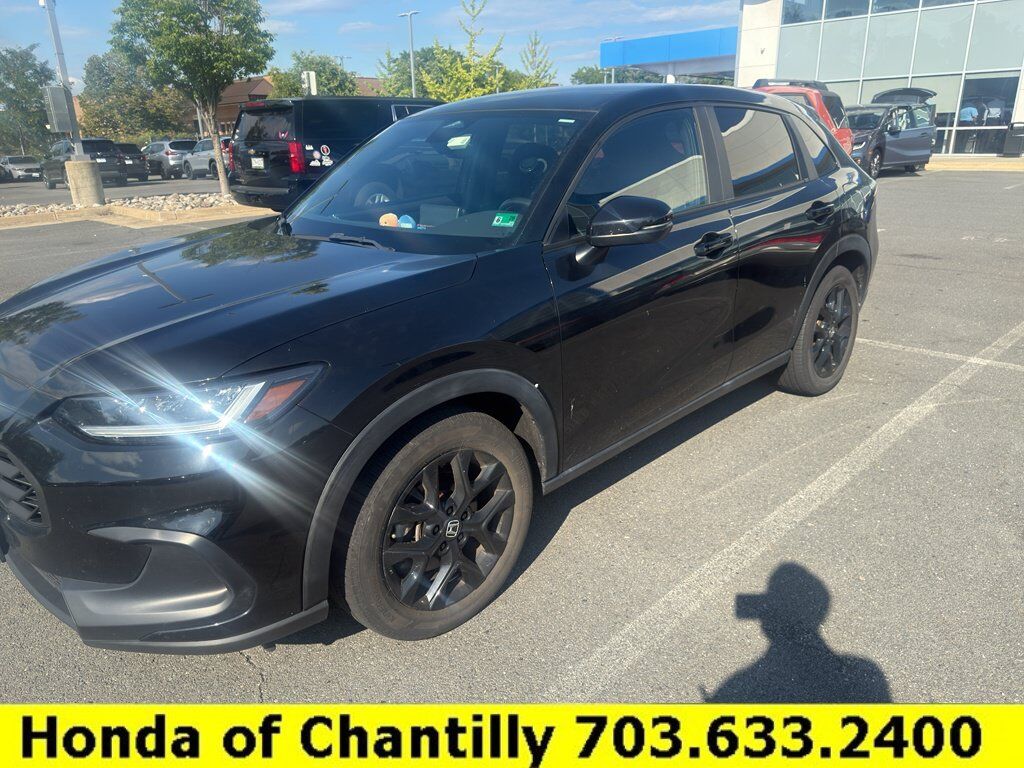 2025 Honda HR-V AWD SPORT — photo 1 of 7