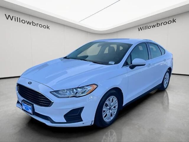 2020 Ford Fusion S — photo 1 of 6