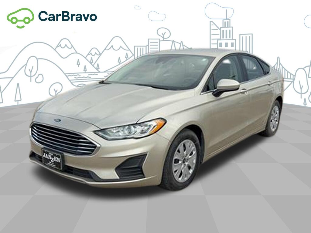 2019 Ford Fusion S — photo 1 of 6