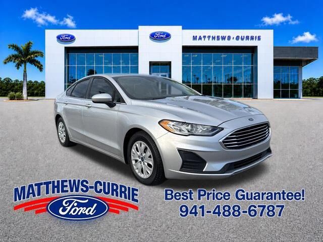 2019 Ford Fusion S — photo 1 of 13