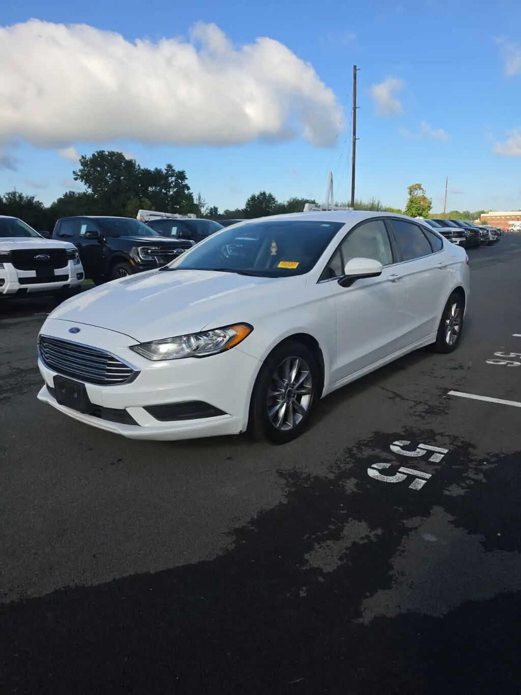 2017 Ford Fusion SE — photo 1 of 7