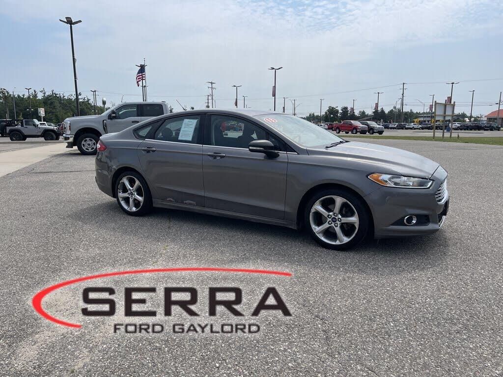 2013 Ford Fusion SE — photo 1 of 1
