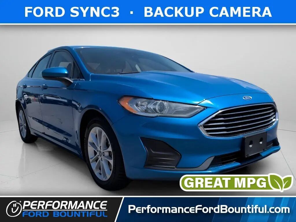 2020 Ford Fusion SE — photo 1 of 13