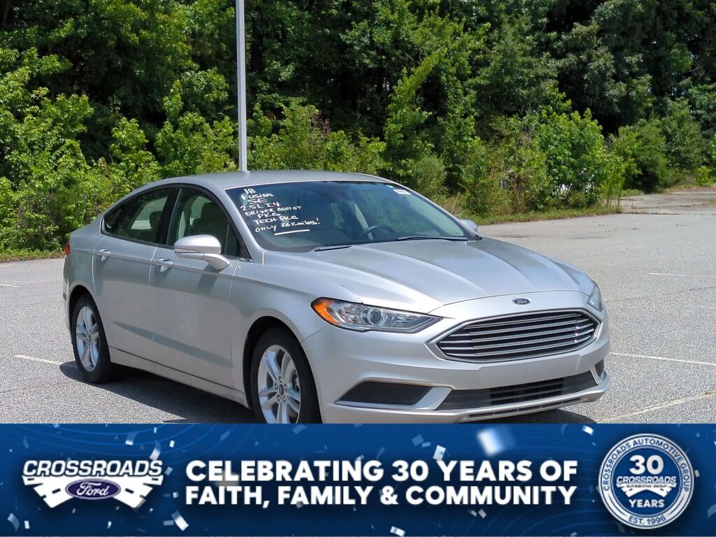 2018 Ford Fusion SE — photo 1 of 13