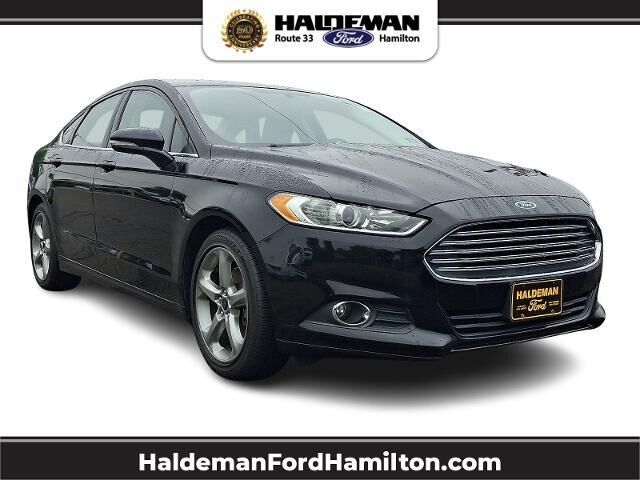 2016 Ford Fusion SE — photo 1 of 13