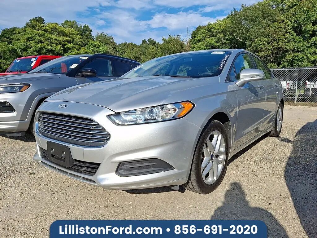 2015 Ford Fusion SE — photo 1 of 13
