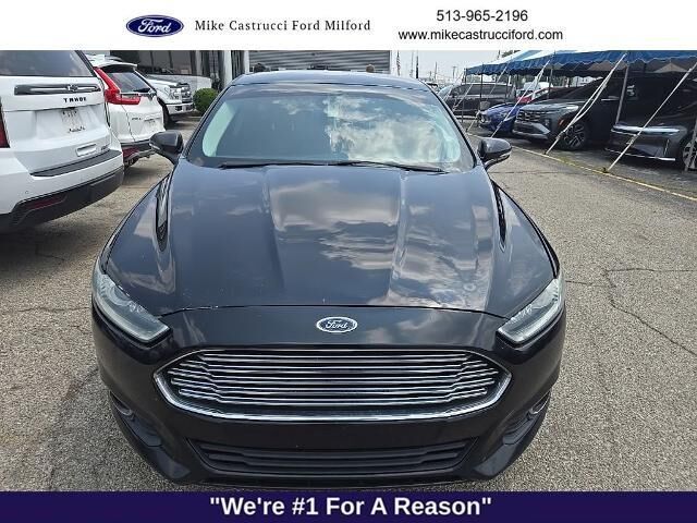 2016 Ford Fusion SE — photo 1 of 4