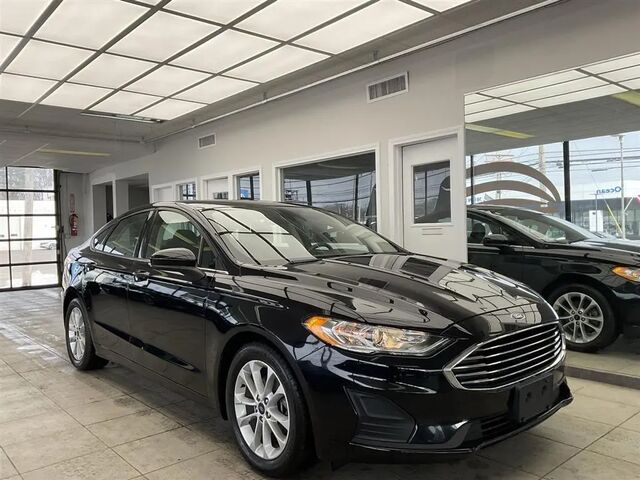 2020 Ford Fusion SE
