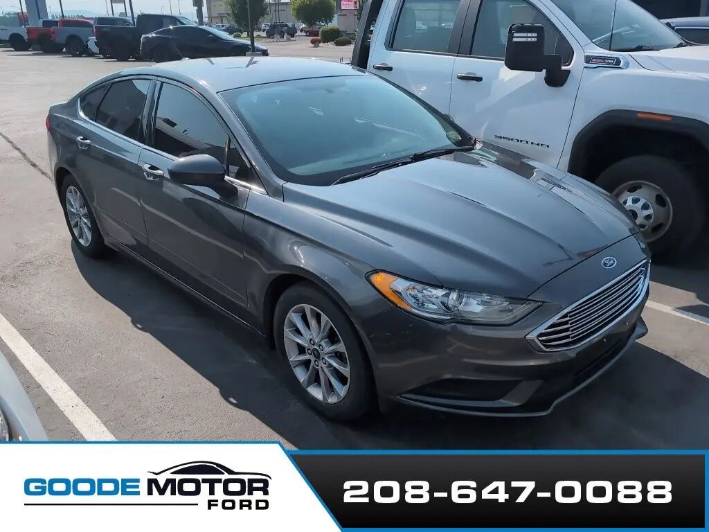 2017 Ford Fusion SE — photo 1 of 11