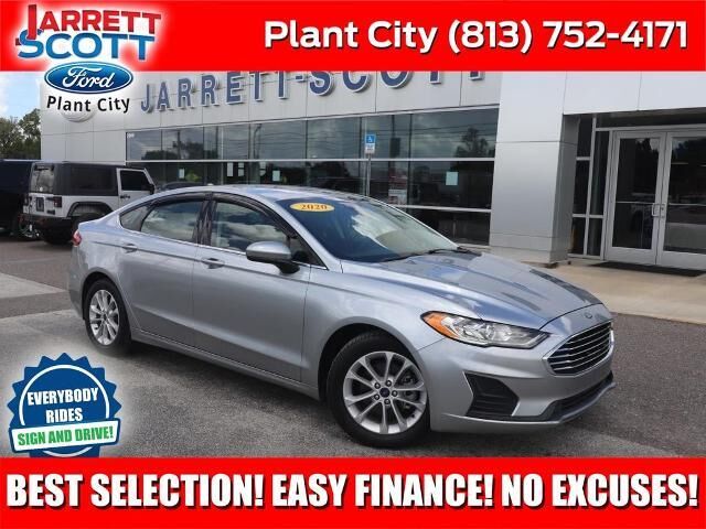 2020 Ford Fusion SE — photo 1 of 11