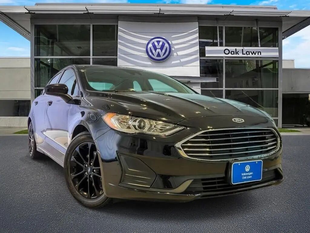 2020 Ford Fusion SE — photo 1 of 13