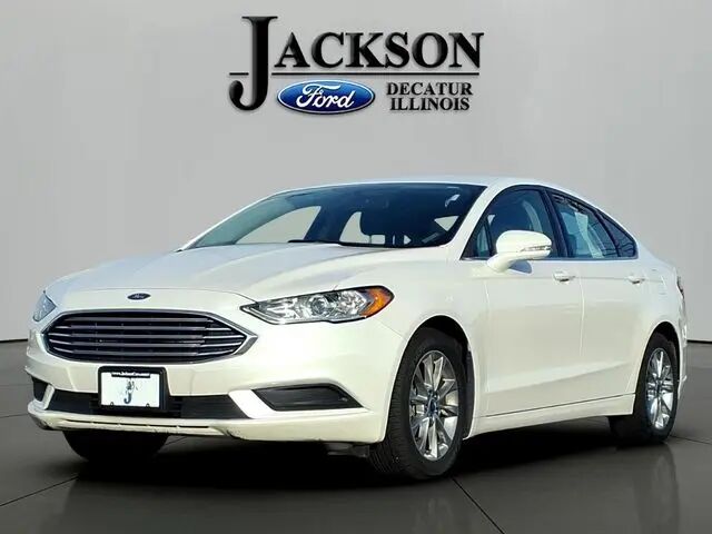 2017 Ford Fusion SE — photo 1 of 13