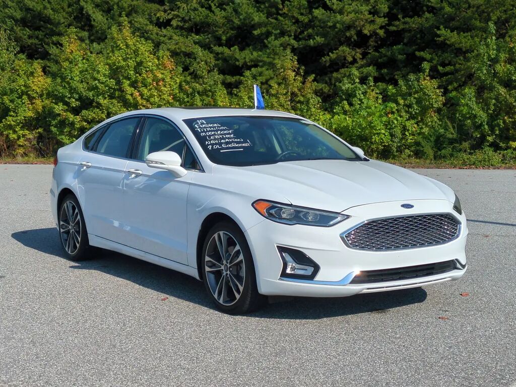 2019 Ford Fusion Titanium — photo 1 of 13
