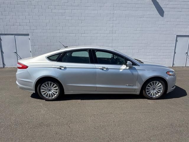 2016 Ford Fusion Hybrid SE