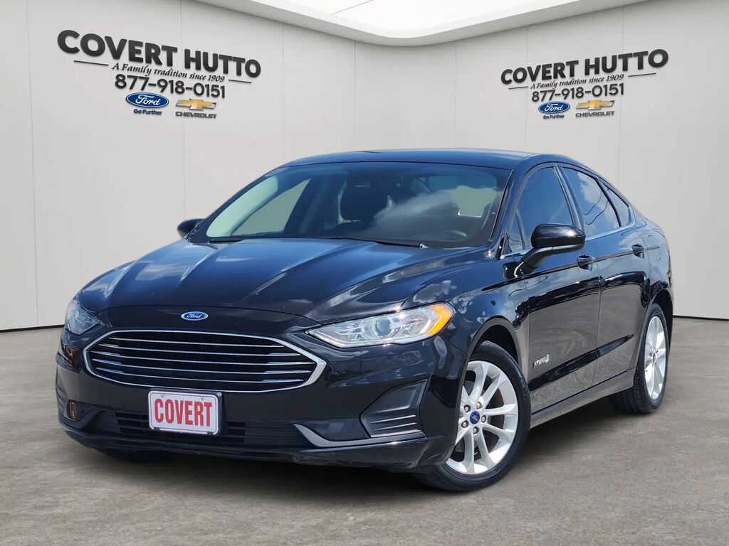 2019 Ford Fusion Hybrid SE — photo 1 of 13