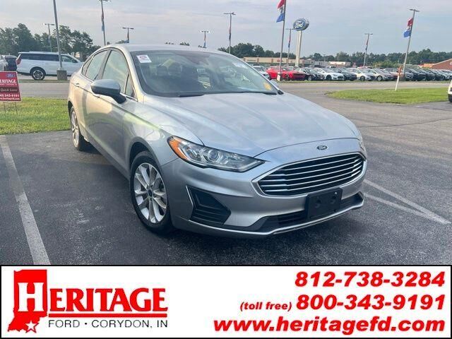 2020 Ford Fusion Hybrid SE — photo 1 of 13