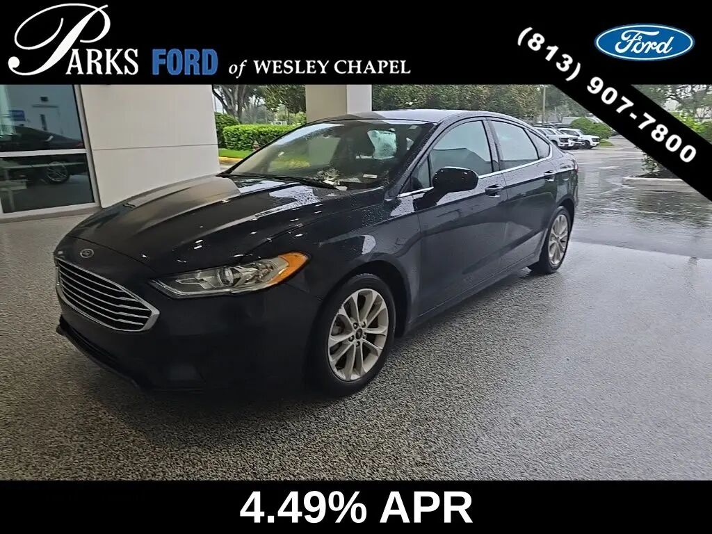 2020 Ford Fusion Hybrid SE — photo 1 of 5