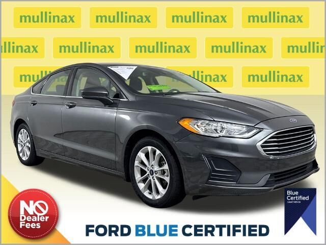 2020 Ford Fusion Hybrid SE — photo 1 of 13