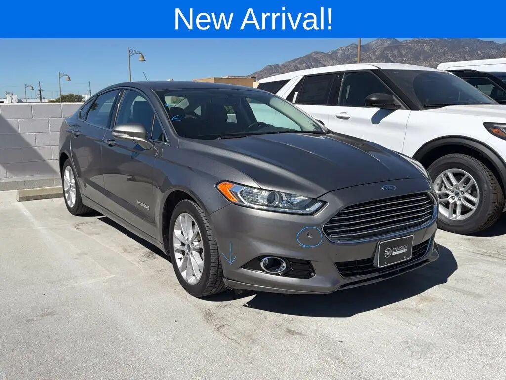2014 Ford Fusion Hybrid Titanium — photo 1 of 12