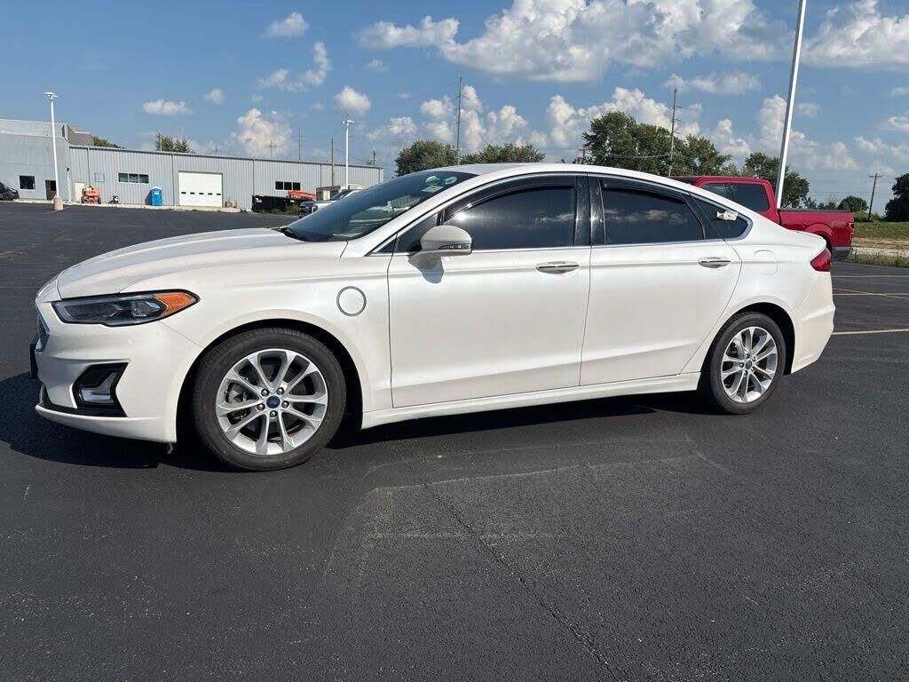 2020 Ford Fusion Energi Titanium — photo 1 of 1