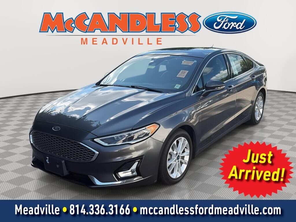 2019 Ford Fusion Energi Titanium — photo 1 of 1