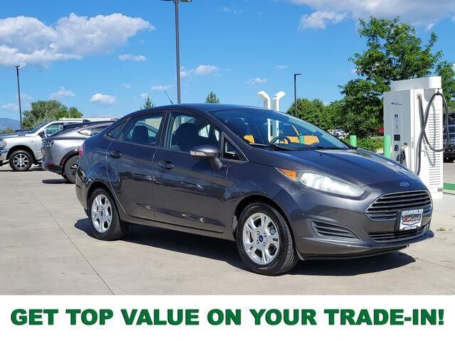 2015 Ford Fiesta SE — photo 1 of 13