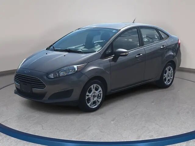 2014 Ford Fiesta SE — photo 1 of 13