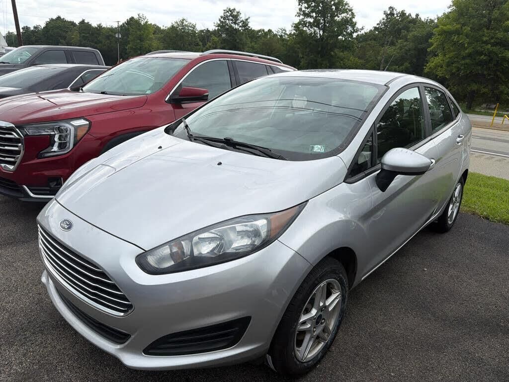 2018 Ford Fiesta SE — photo 1 of 1