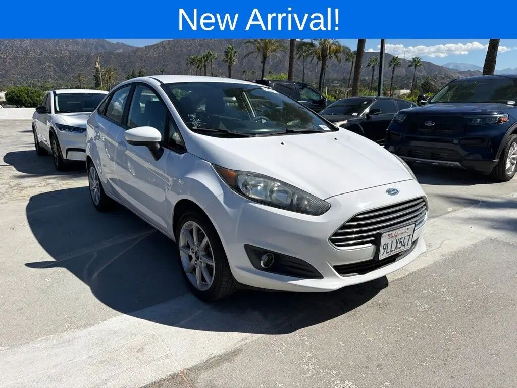 2019 Ford Fiesta SE — photo 1 of 12