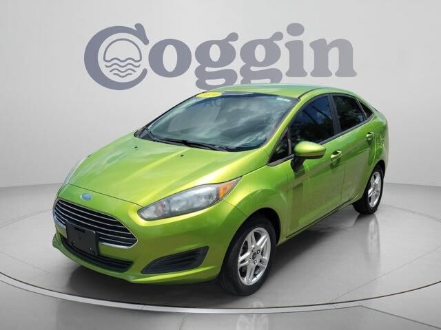 2019 Ford Fiesta SE — photo 1 of 3