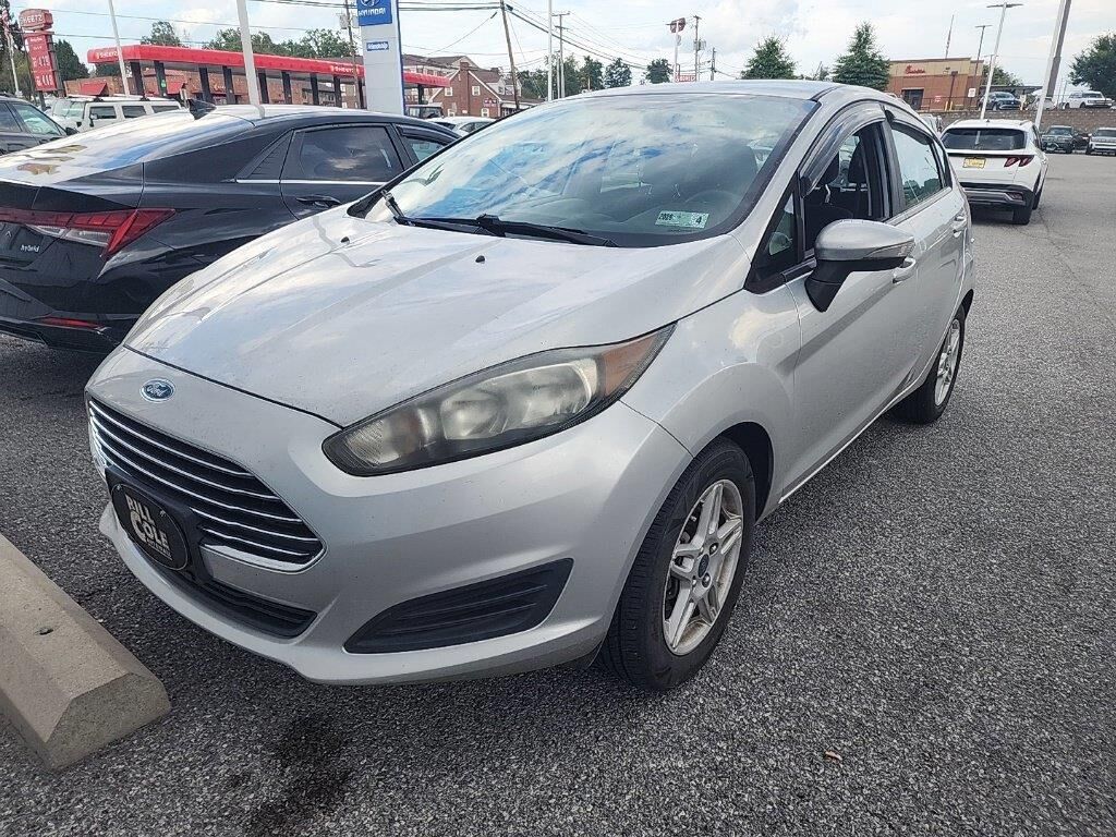 2017 Ford Fiesta SE — photo 1 of 1