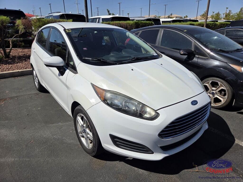 2017 Ford Fiesta SE — photo 1 of 1
