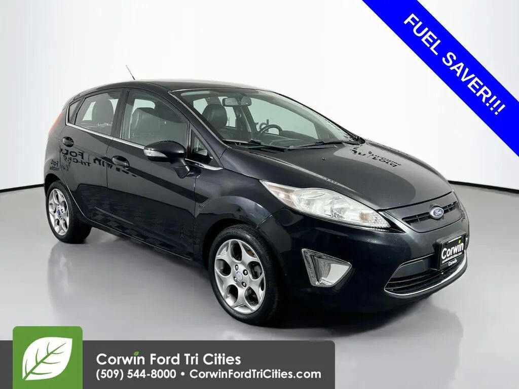 2013 Ford Fiesta Titanium — photo 1 of 13