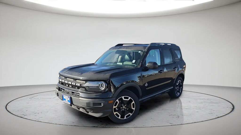 2021 Ford Bronco Sport Outer Banks — photo 1 of 13