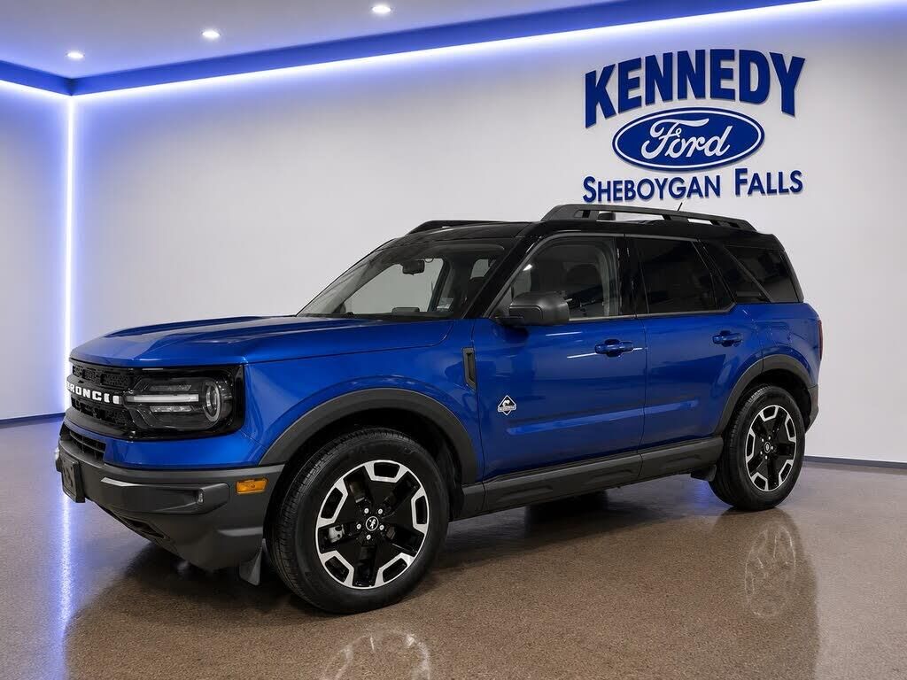 2023 Ford Bronco Sport Outer Banks — photo 1 of 1