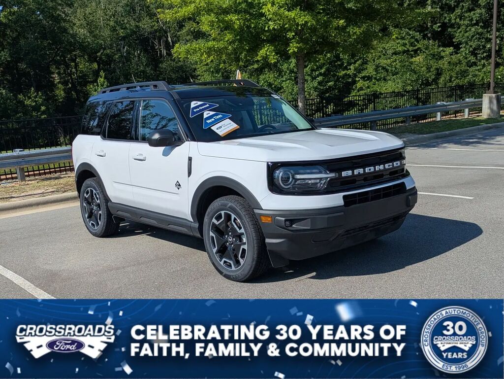 2023 Ford Bronco Sport Outer Banks — photo 1 of 13