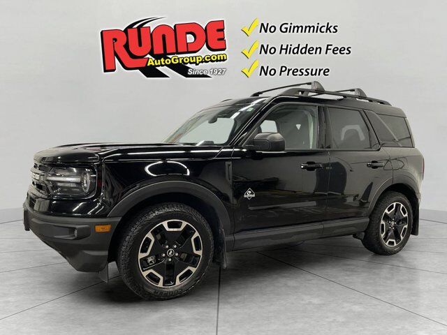 2023 Ford Bronco Sport Outer Banks — photo 1 of 13