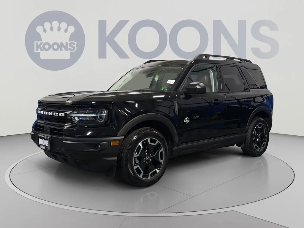 2023 Ford Bronco Sport Outer Banks — photo 1 of 13
