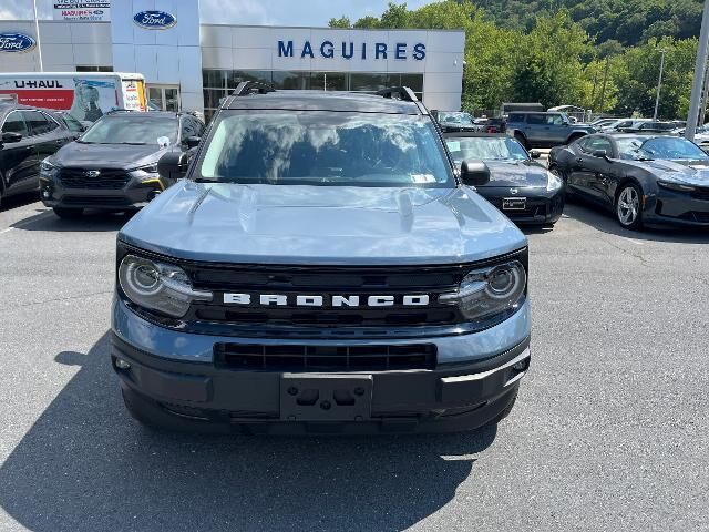 2024 Ford Bronco Sport Outer Banks — photo 1 of 11