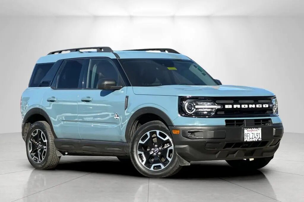 2023 Ford Bronco Sport Outer Banks — photo 1 of 13