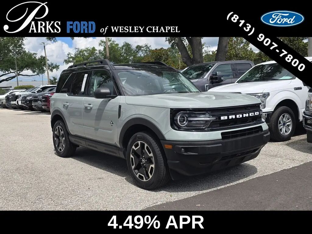 2024 Ford Bronco Sport Outer Banks — photo 1 of 13